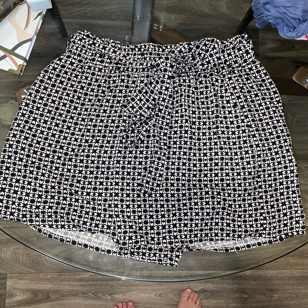 Black and white Printed Short
